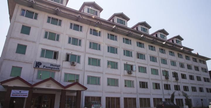 Hotel Pamposh Сринагар Экстерьер фото