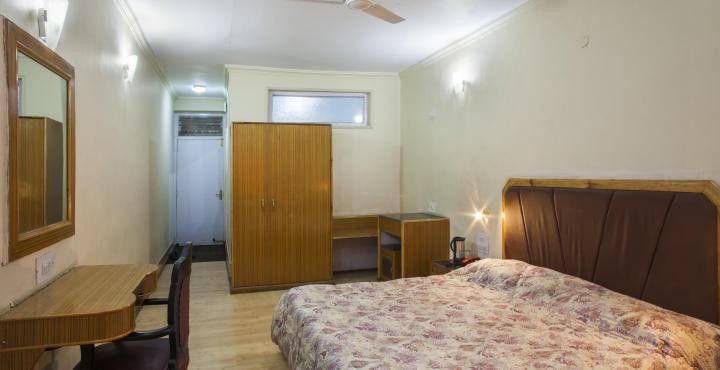 Hotel Pamposh Сринагар Экстерьер фото
